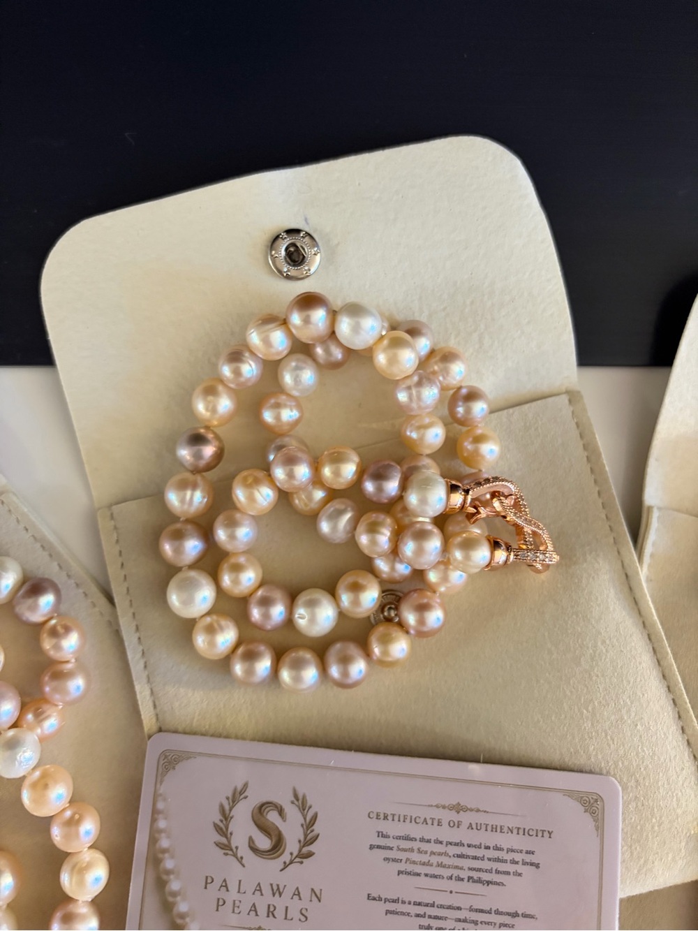 Aunthentic Pink Pearl choker necklace with Rose Gold Clasp - Women Jewelry - Picture 4 of 4